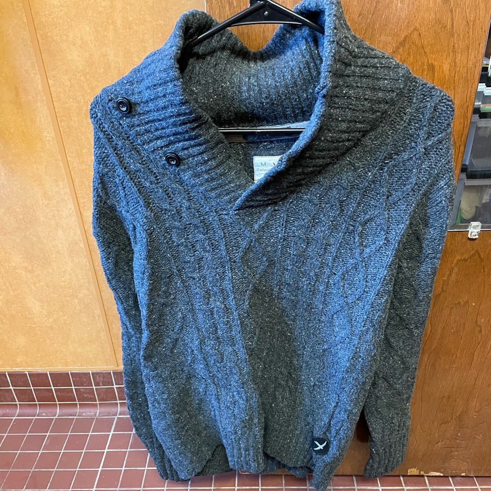 Relwen Dark Gray Knit Sweater